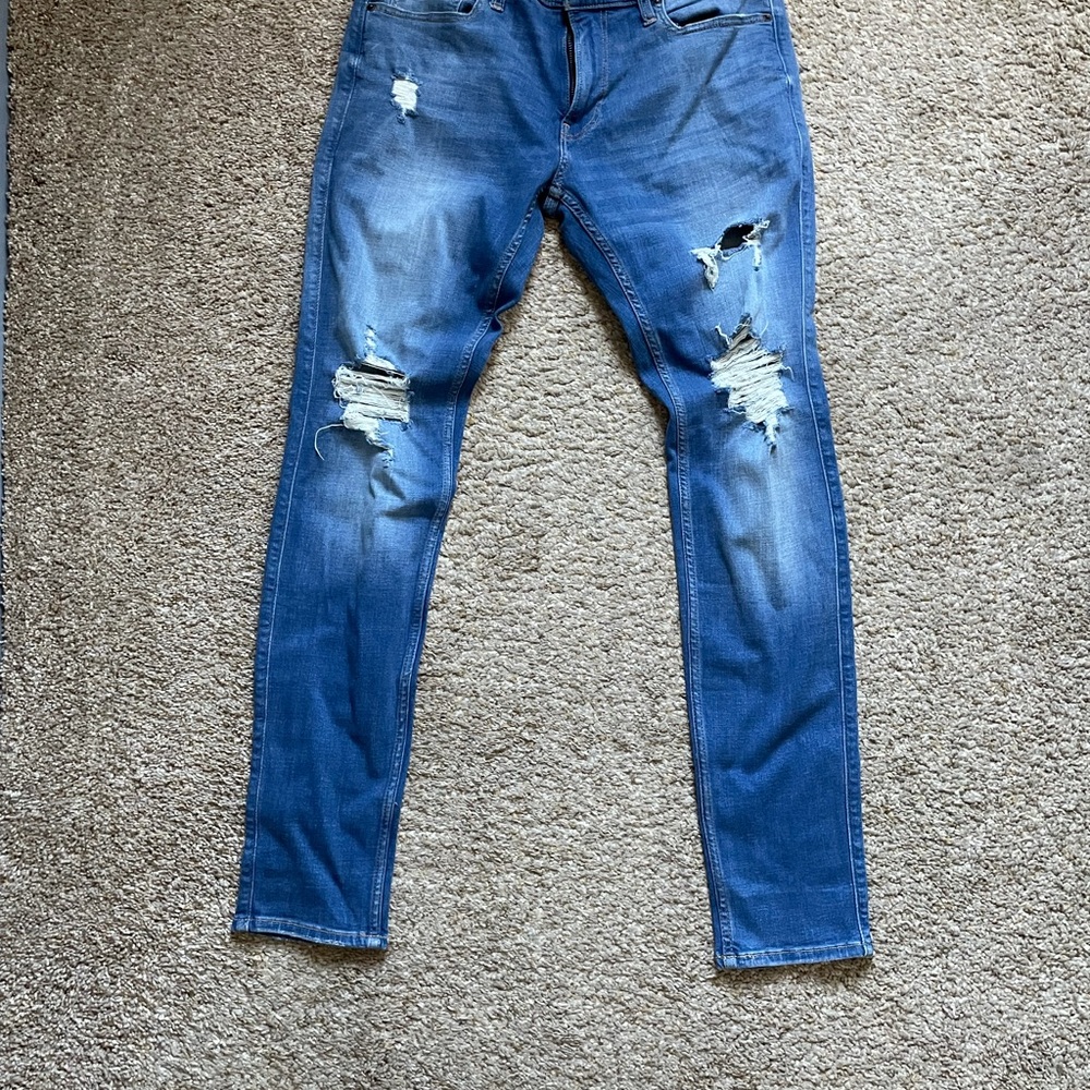 Men’s Hollister Ripped Jeans 33x32